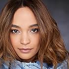 MV5BMmRlNTY2ZDItN2Y3Yy00YWJlLTgyOWEtYjJjNjBkZjVmN2NkXkEyXkFqcGc@._V1_QL75_UY140_CR35,0,140,140_